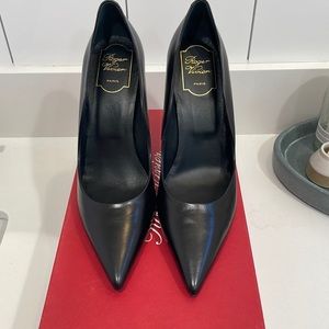 Brand new Roger Vivier black stiletto pumps. Purchased from Net-a-Poter.